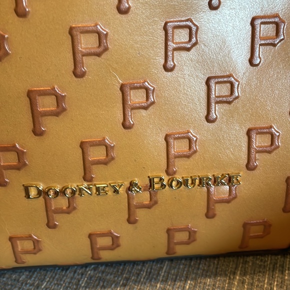 Dooney & Bourke Pittsburgh Pirates purse - Picture 2 of 12